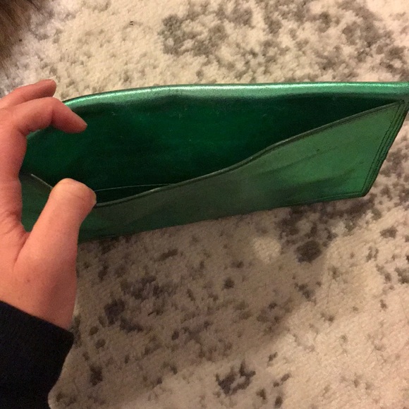 Metallic green clutch - Picture 5 of 6